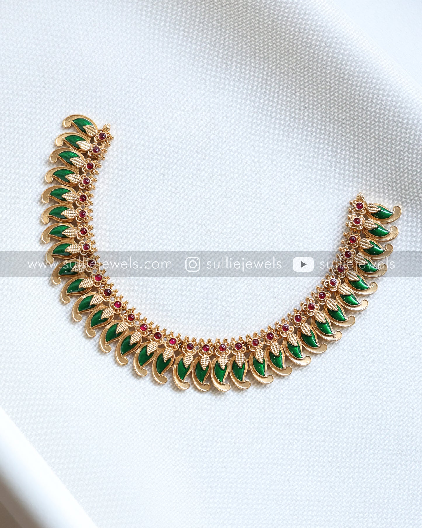 Sullie Basic - Nagapadam Palakka Necklace with Stud