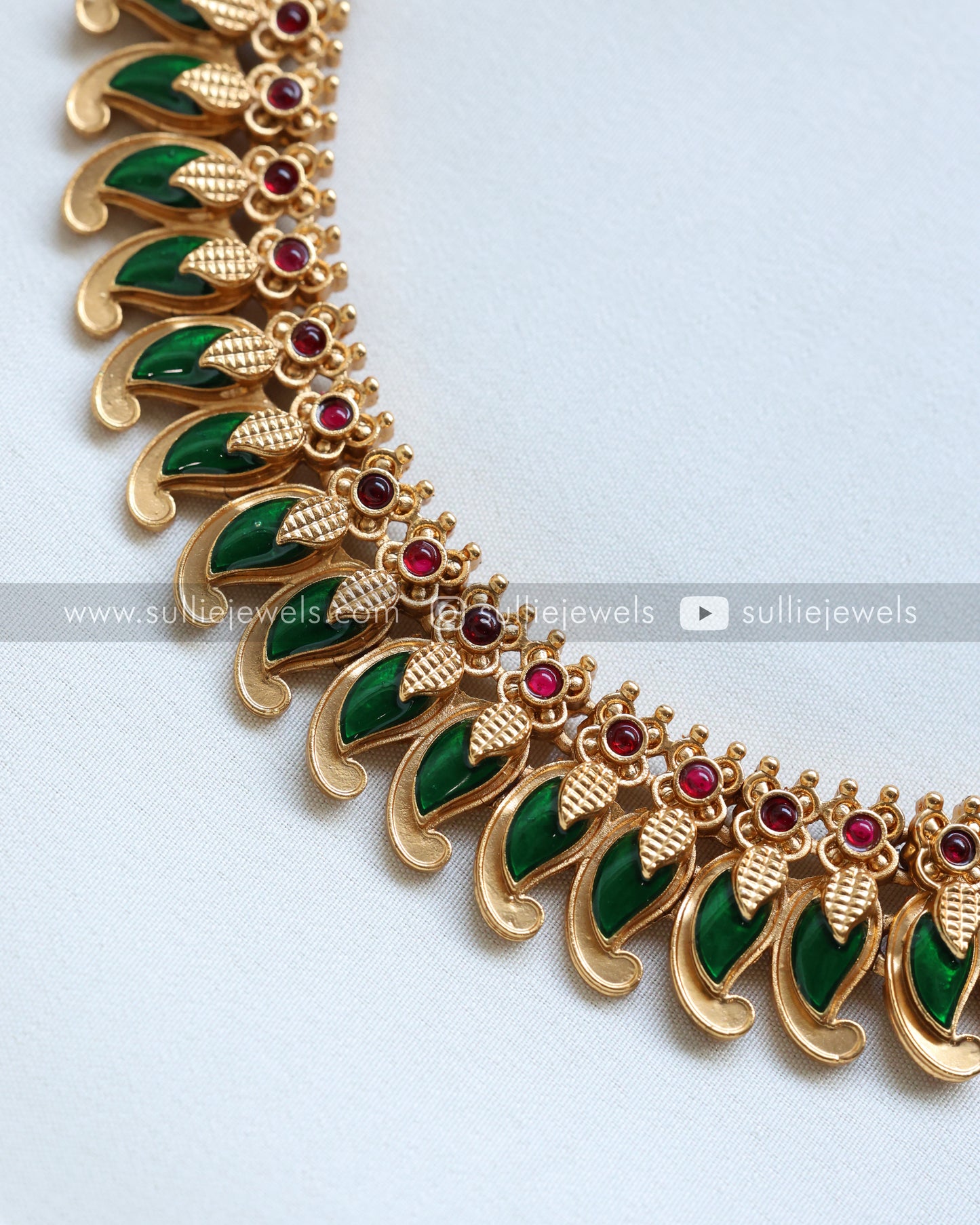 Sullie Basic - Nagapadam Palakka Necklace with Stud
