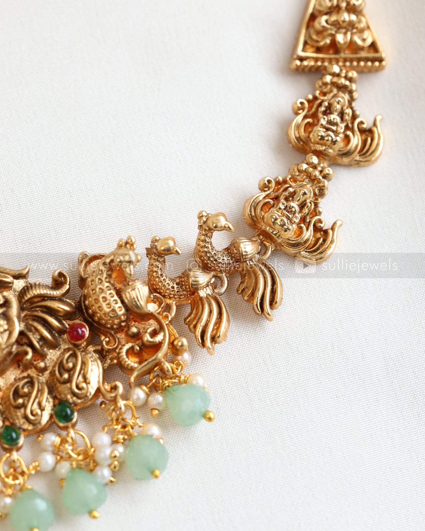 Sullie Basic - Lakshmi Necklace with Mint Beads and Earrings