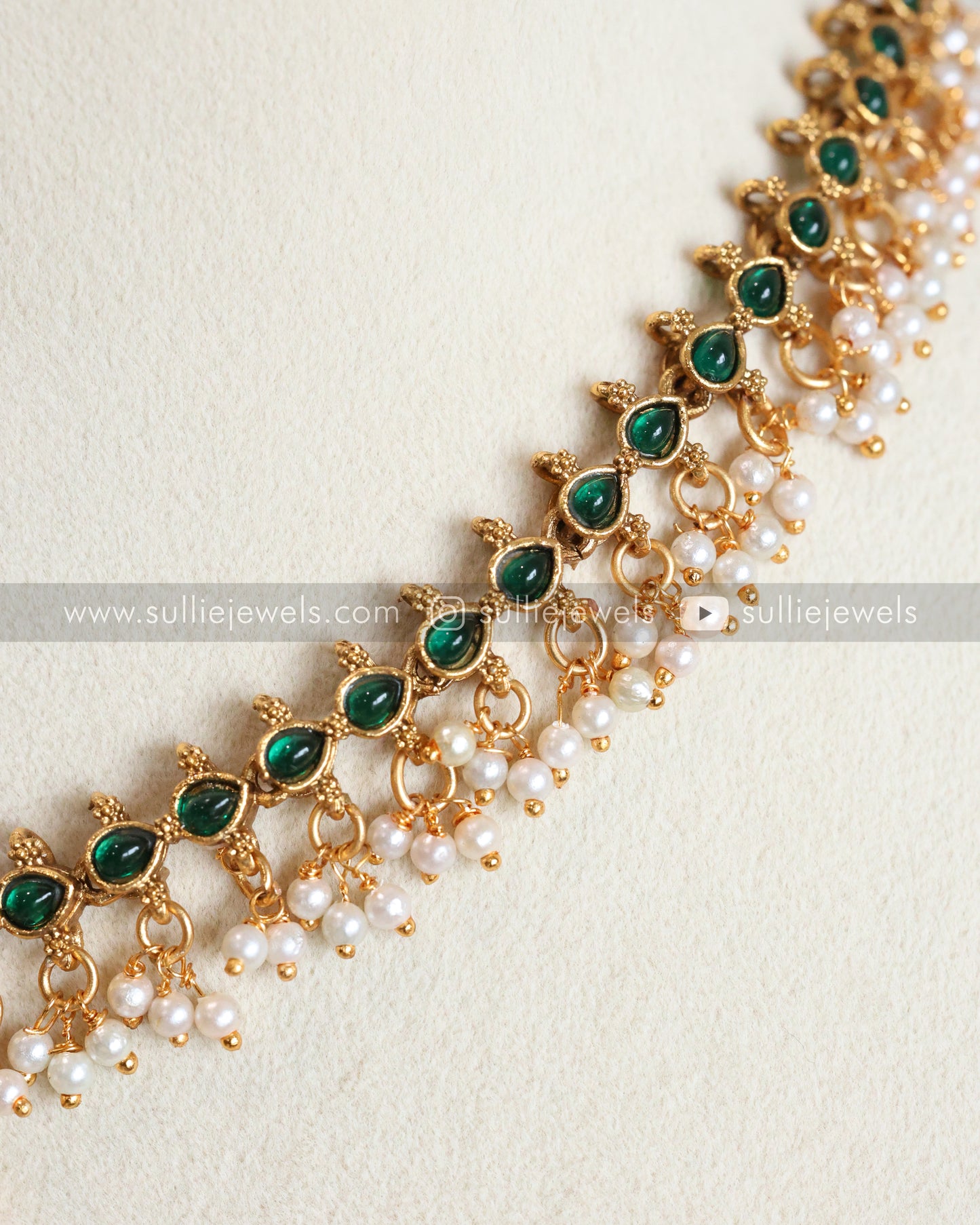 Sullie Basic - Lakshmi Pendant Green Stone Guttapusalu Necklace with Jhumka