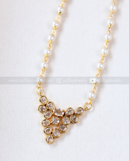 3831 - Minimal Diamond Pendant Pearl Chain