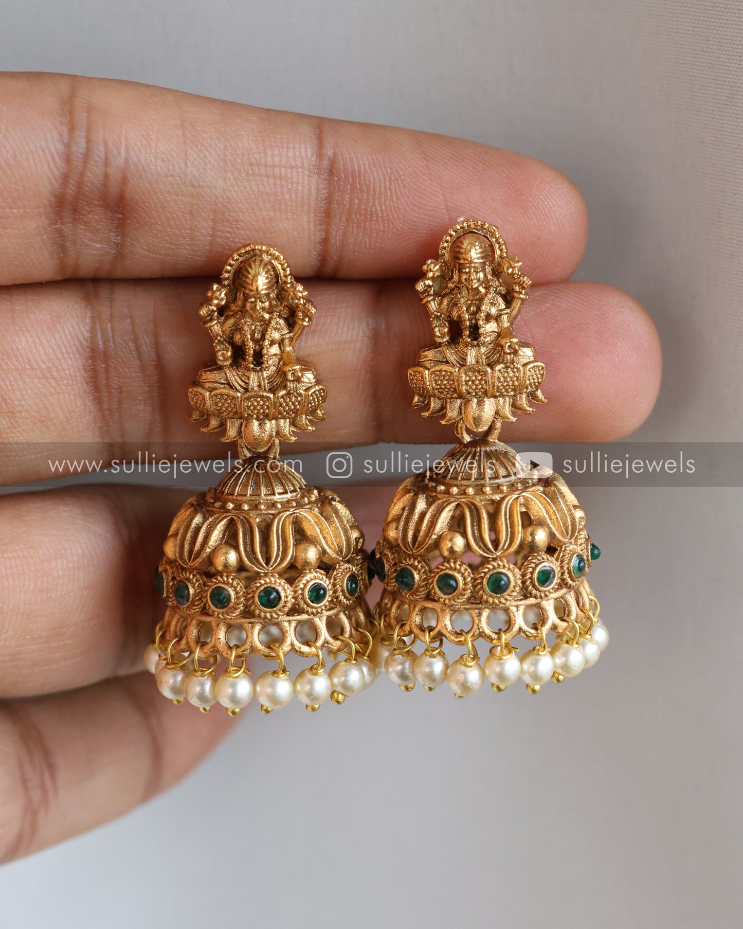 Sullie Basic - Lakshmi Pendant Green Stone Guttapusalu Necklace with Jhumka