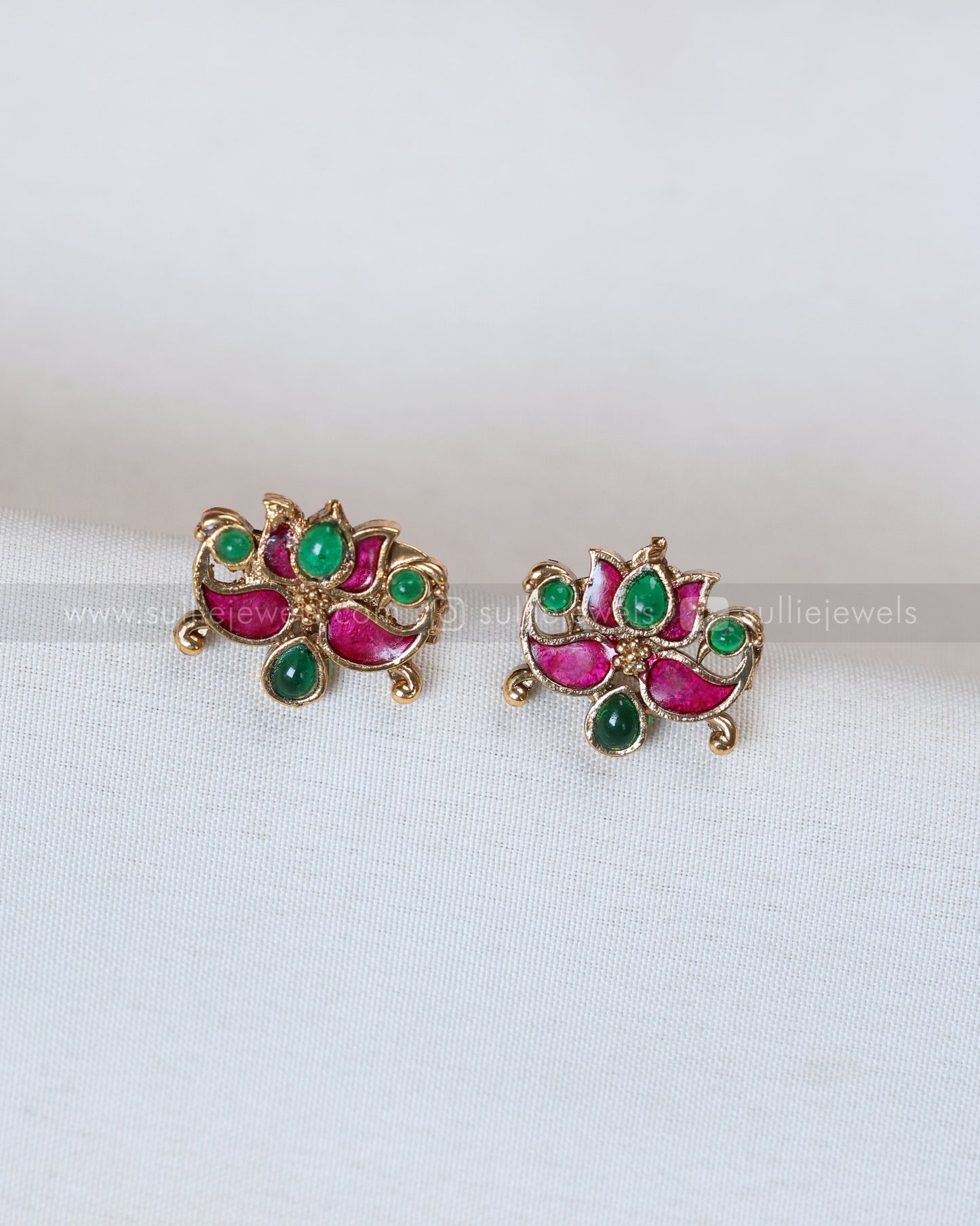 3852 - Pink & Green Minimal Interlock Lotus Necklace with Stud