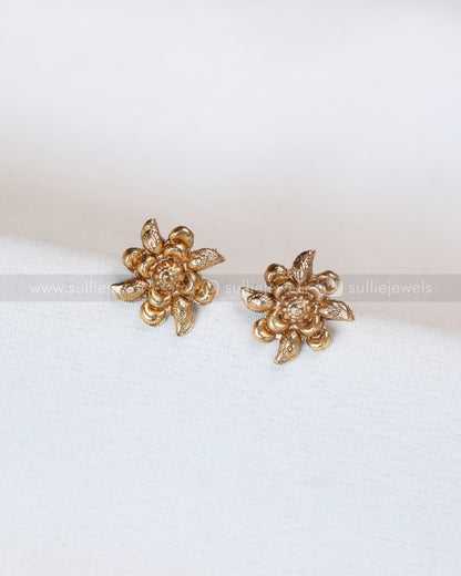 3846 - Pastel Blue Cluster Gold Chain with Stud