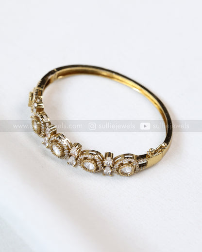 9025 - Minimal White Victorian Polki Openable Cuff Bangle