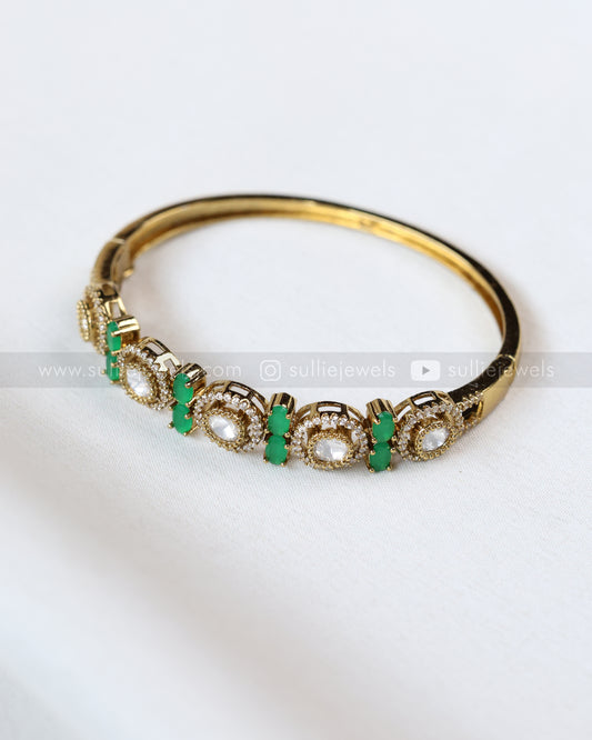 9027 - Minimal Green Victorian Polki Openable Cuff Bangle