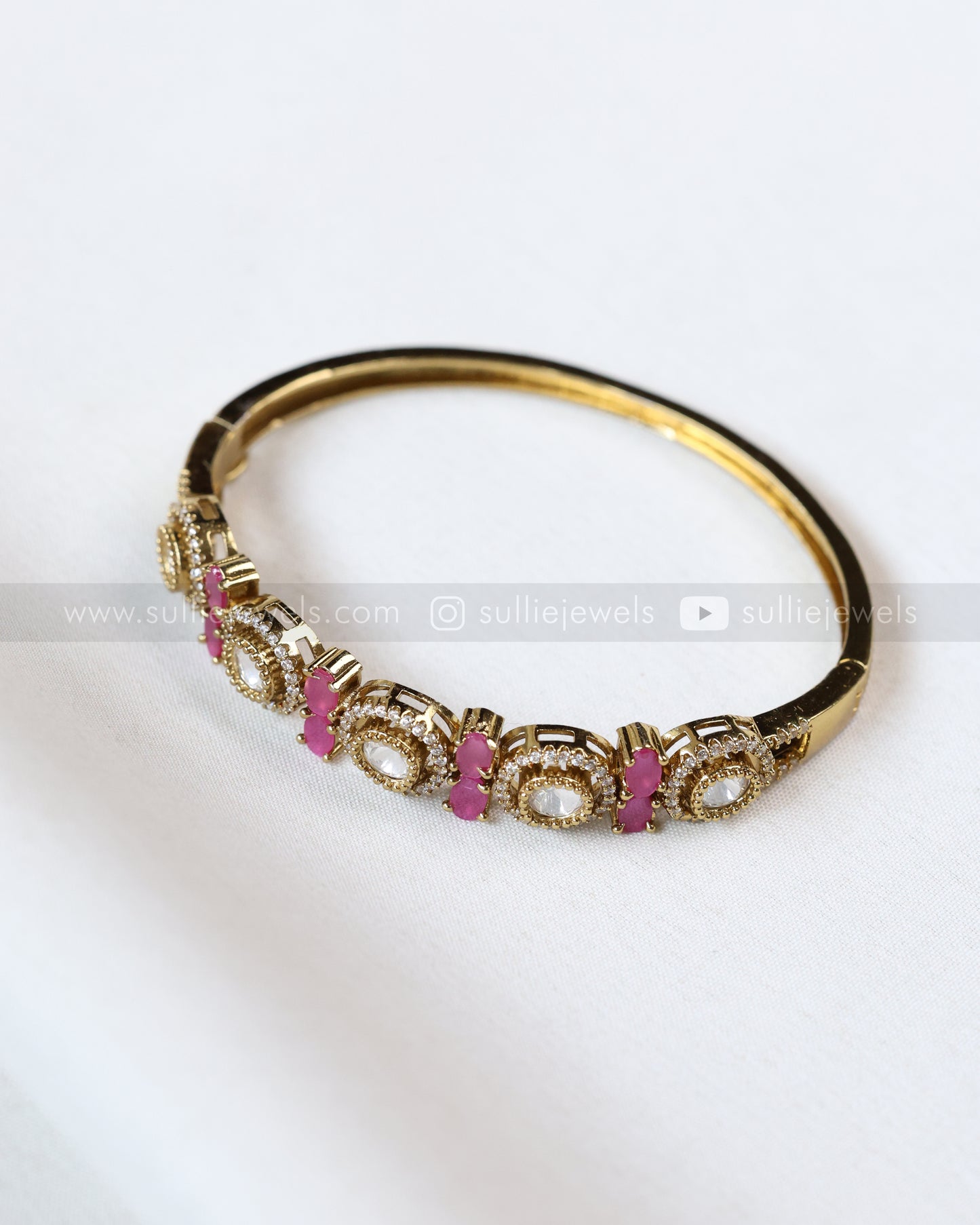 9026 - Minimal Ruby Victorian Polki Openable Cuff Bangle