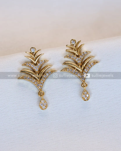 Diamond Curved Necklace with Earrings
