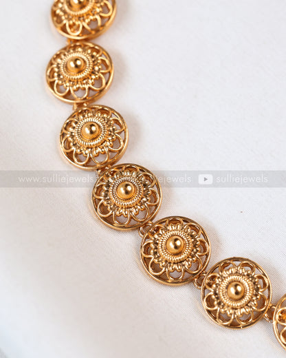 3826 - Gold Floral Round Necklace with Stud