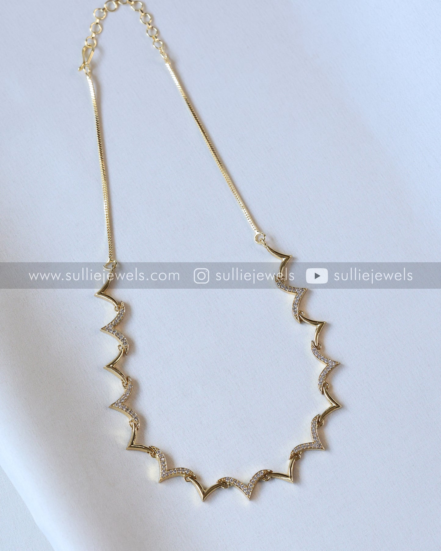 Diamond Curved Necklace with Earrings