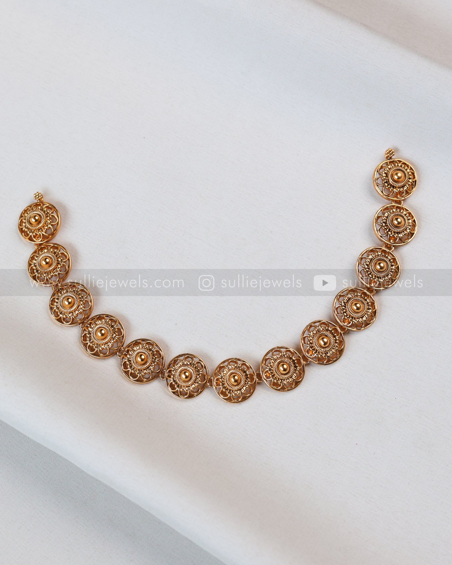 3826 - Gold Floral Round Necklace with Stud