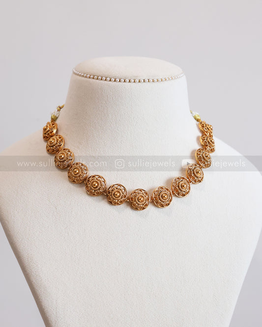 3826 - Gold Floral Round Necklace with Stud