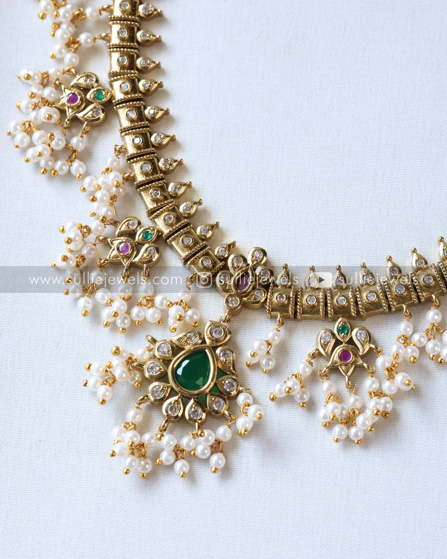 Premium Emerald Guttapusalu Necklace with Earring