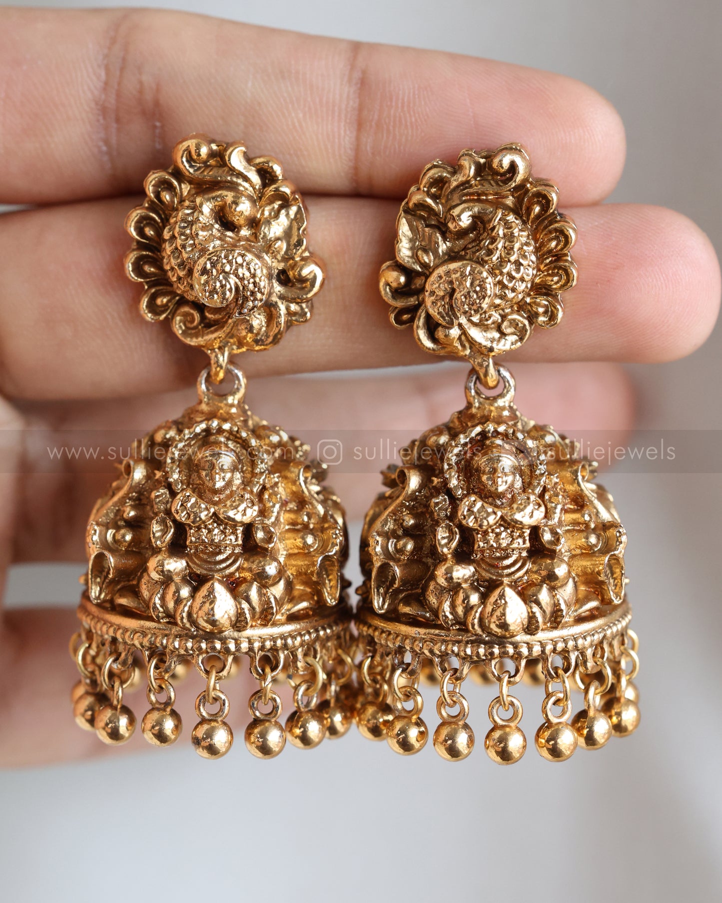 E1239 - Sullie Basic Gold Peacock & Lakshmi Jhumka