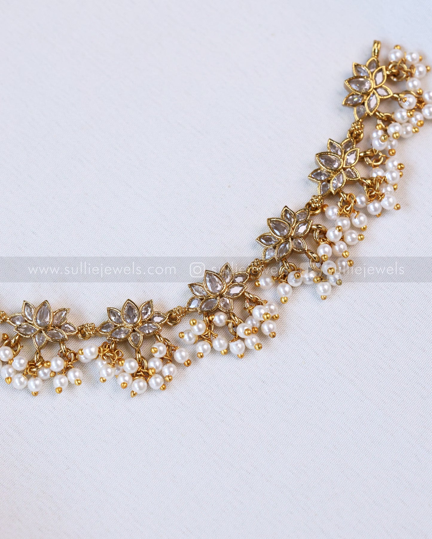 3636 - White Lotus with Pearl Hangings Necklace Set