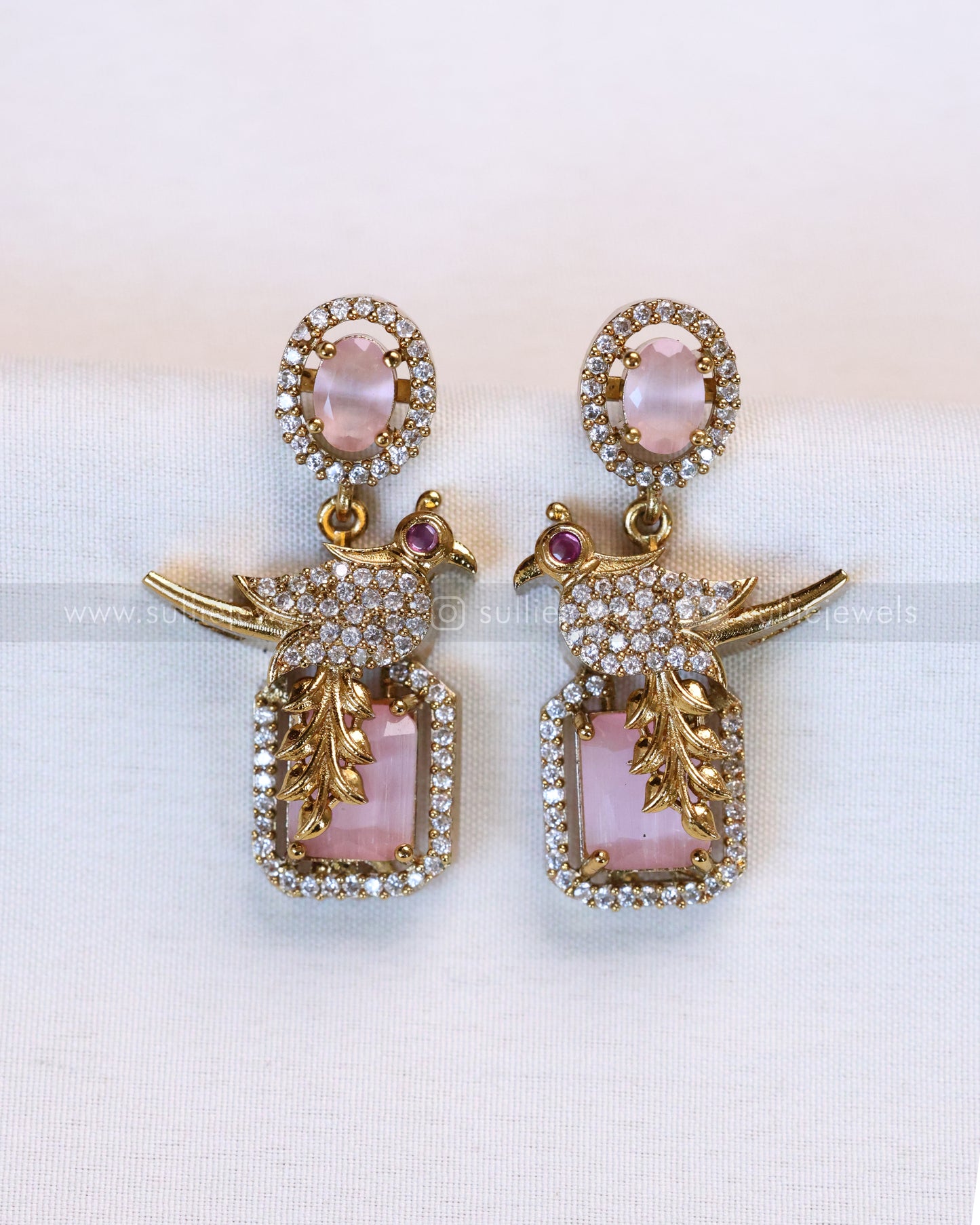3638 - Pastel Pink Parrot Necklace with Stud