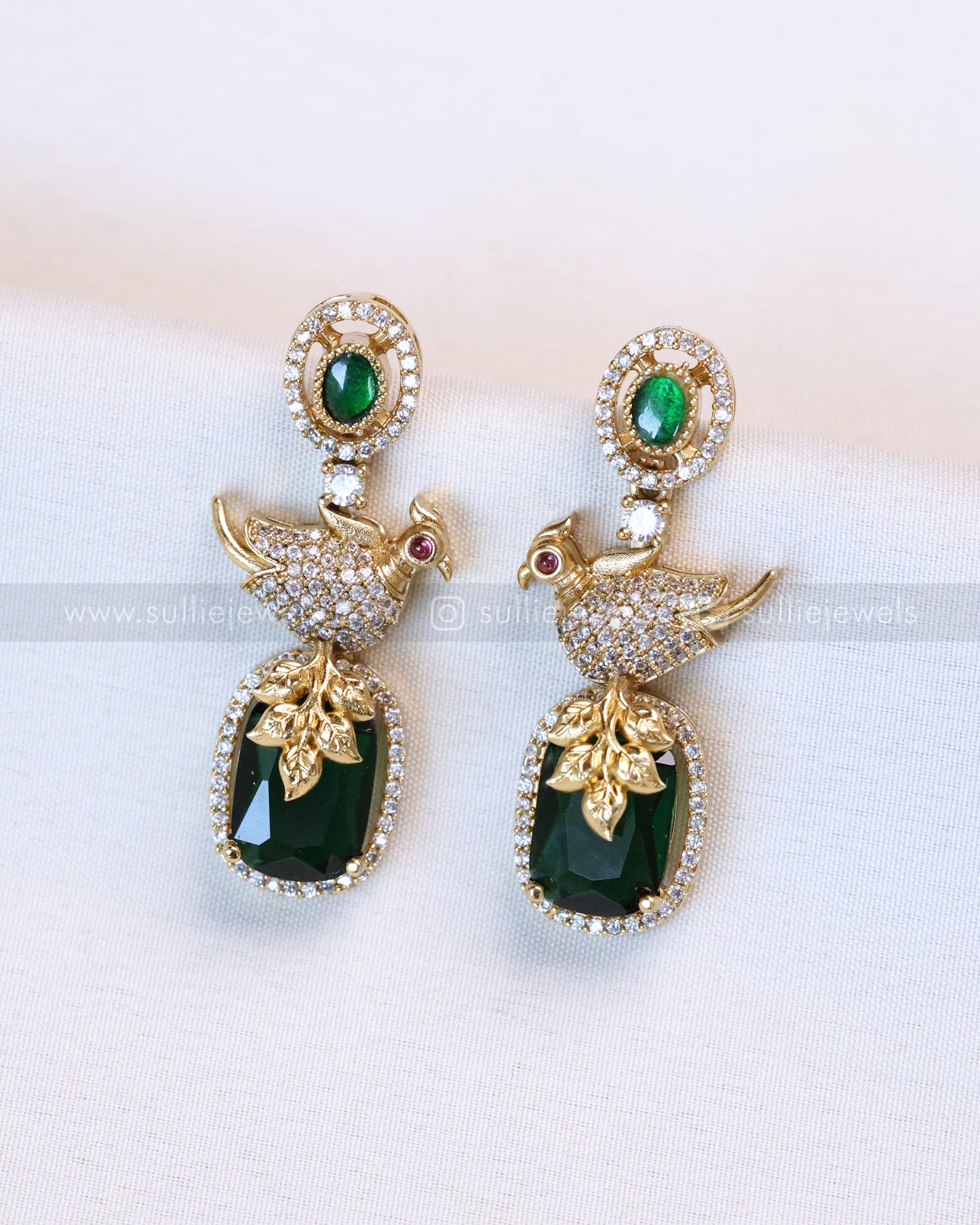 3643 - Emerald & Ruby Stone Parrot Necklace with Stud