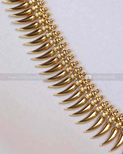 7140 - Minimal Golden Spike Long chain with Stud
