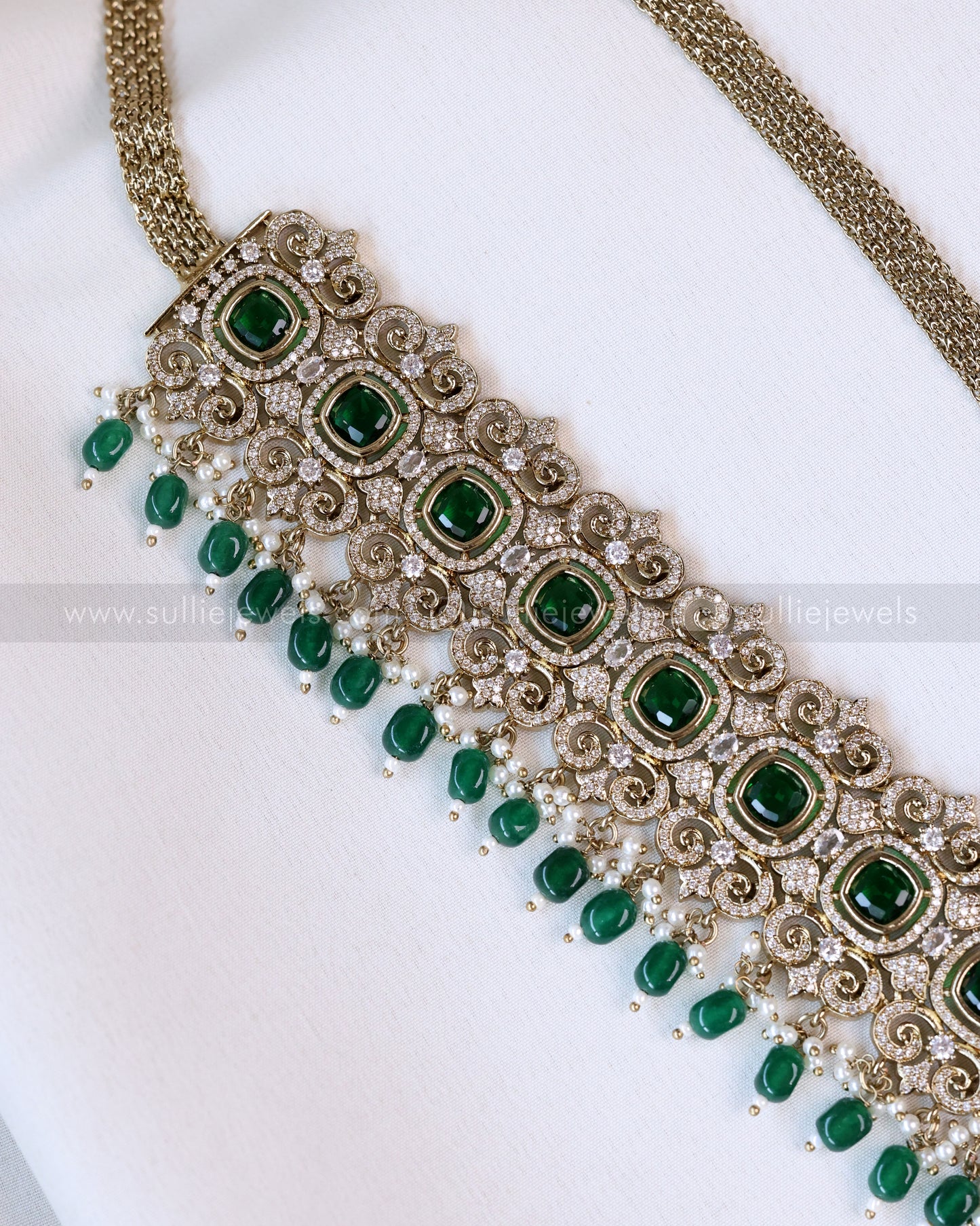 H201 - Emerald Stone Victorian Premium Hipchain
