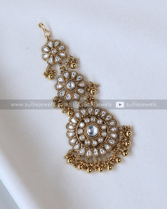 White Floral Kemp Tikka with Gold Beads