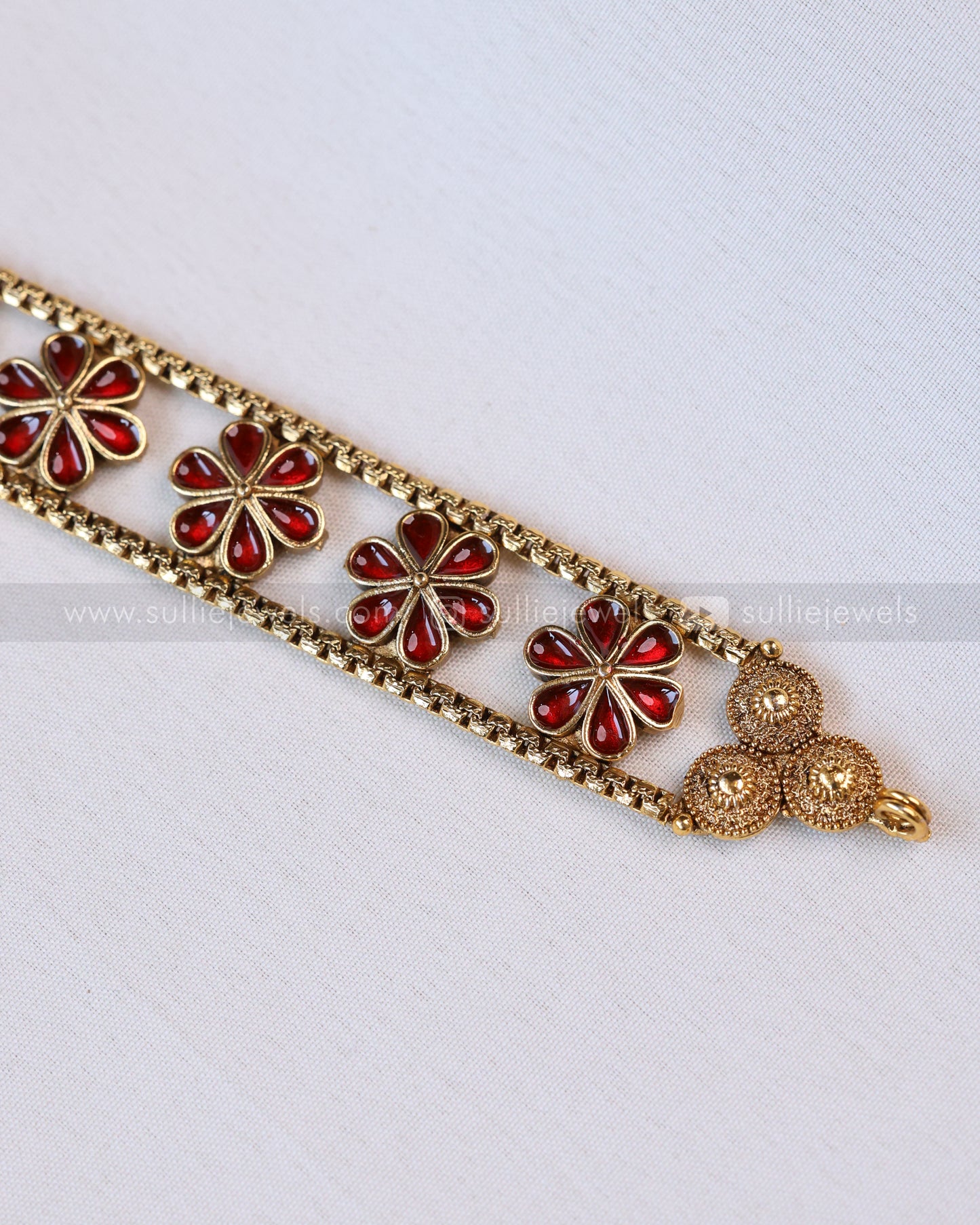2122 - Sullie Basic Ruby Flower Choker with Stud