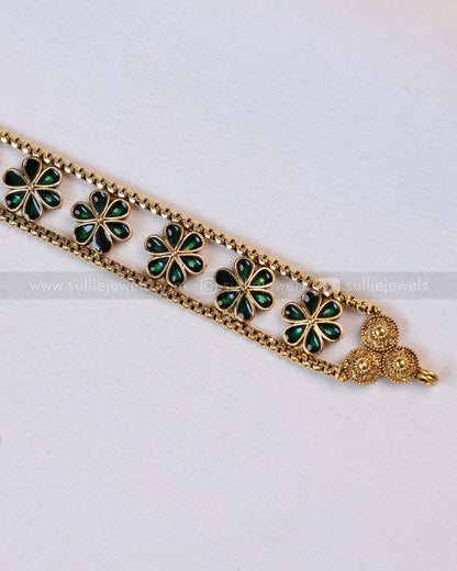 2123 - Sullie Basic Green Flower Choker with Stud
