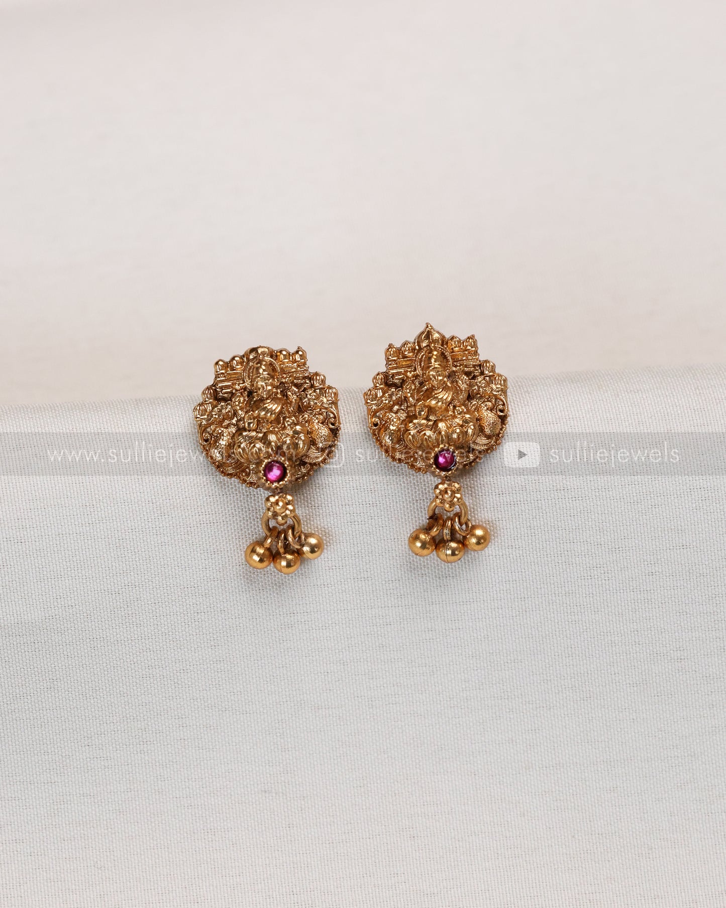 6066 - Sullie Basic - 3D Naga Lakshmi Golden Double Chain Pendant with Studs