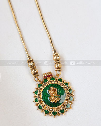 6071 - Sullie Basic - Lakshmi Kerala Palakka Pendant with Studs
