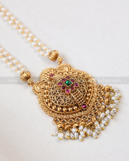 6069 - Sullie Basic - Floral Gold & Pearl Pendant Set with Stud