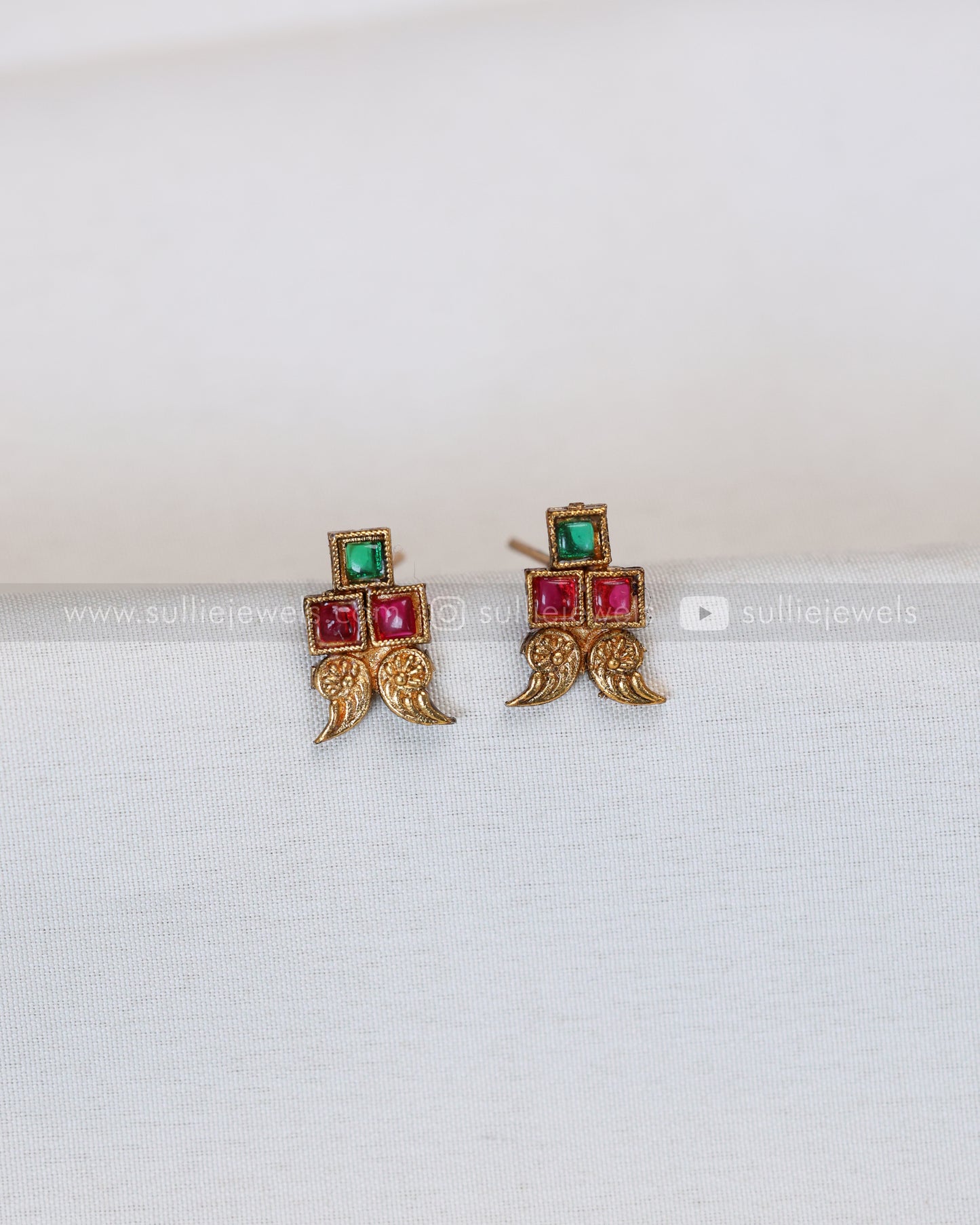 3830 - Sullie Basic - Ruby Green Ethnic Necklace with Stud