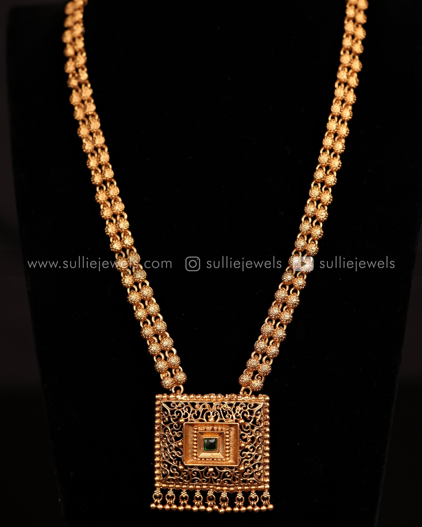 Square Pendant Haram / Long Chain