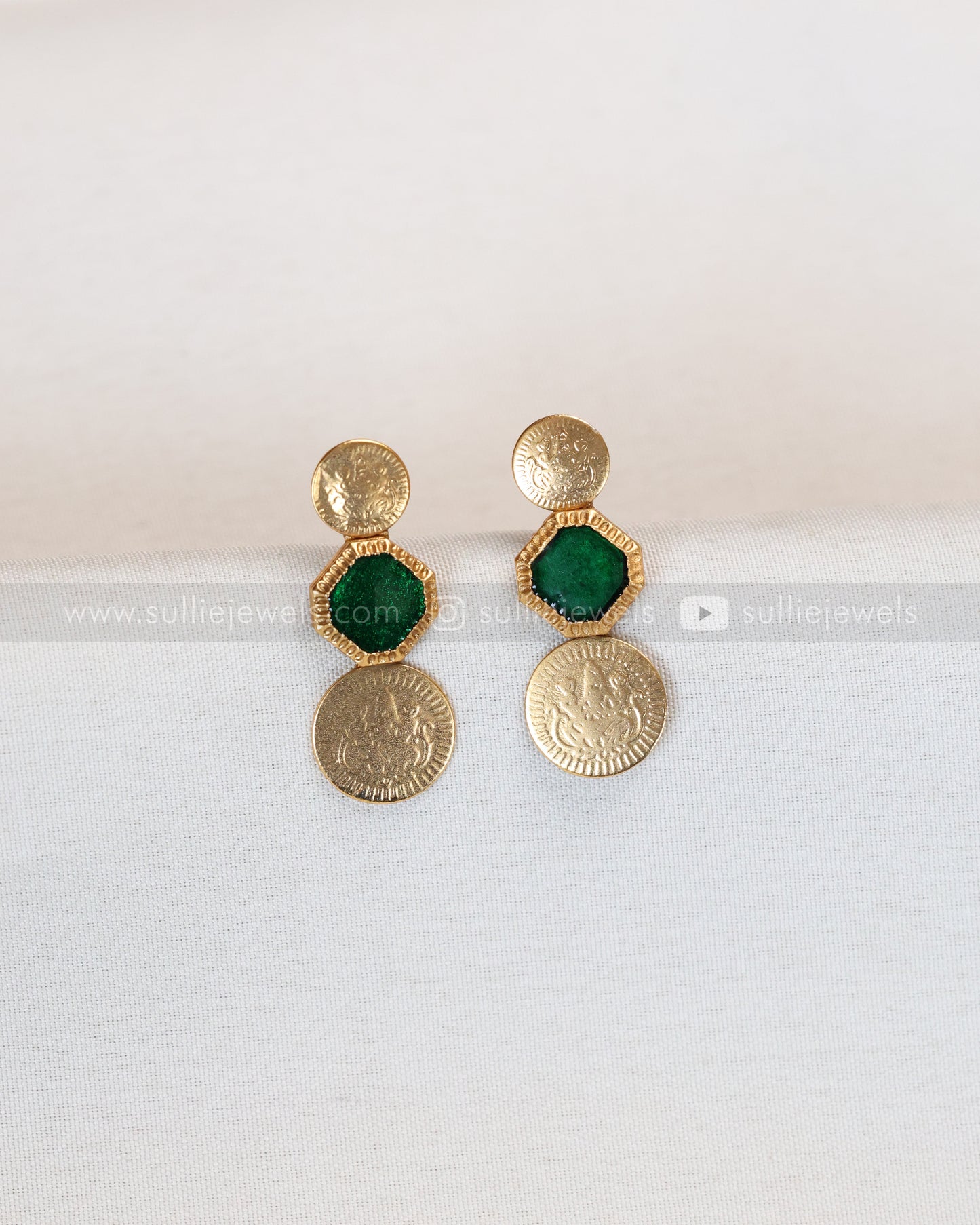 3853 - Sullie Basic - Green Stone Coin Necklace with Stud