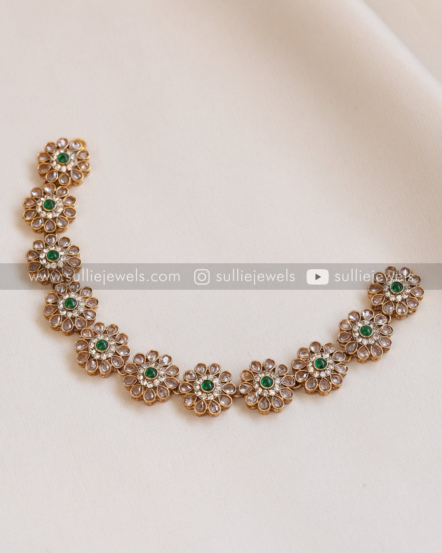 Green Flower Stone Necklace