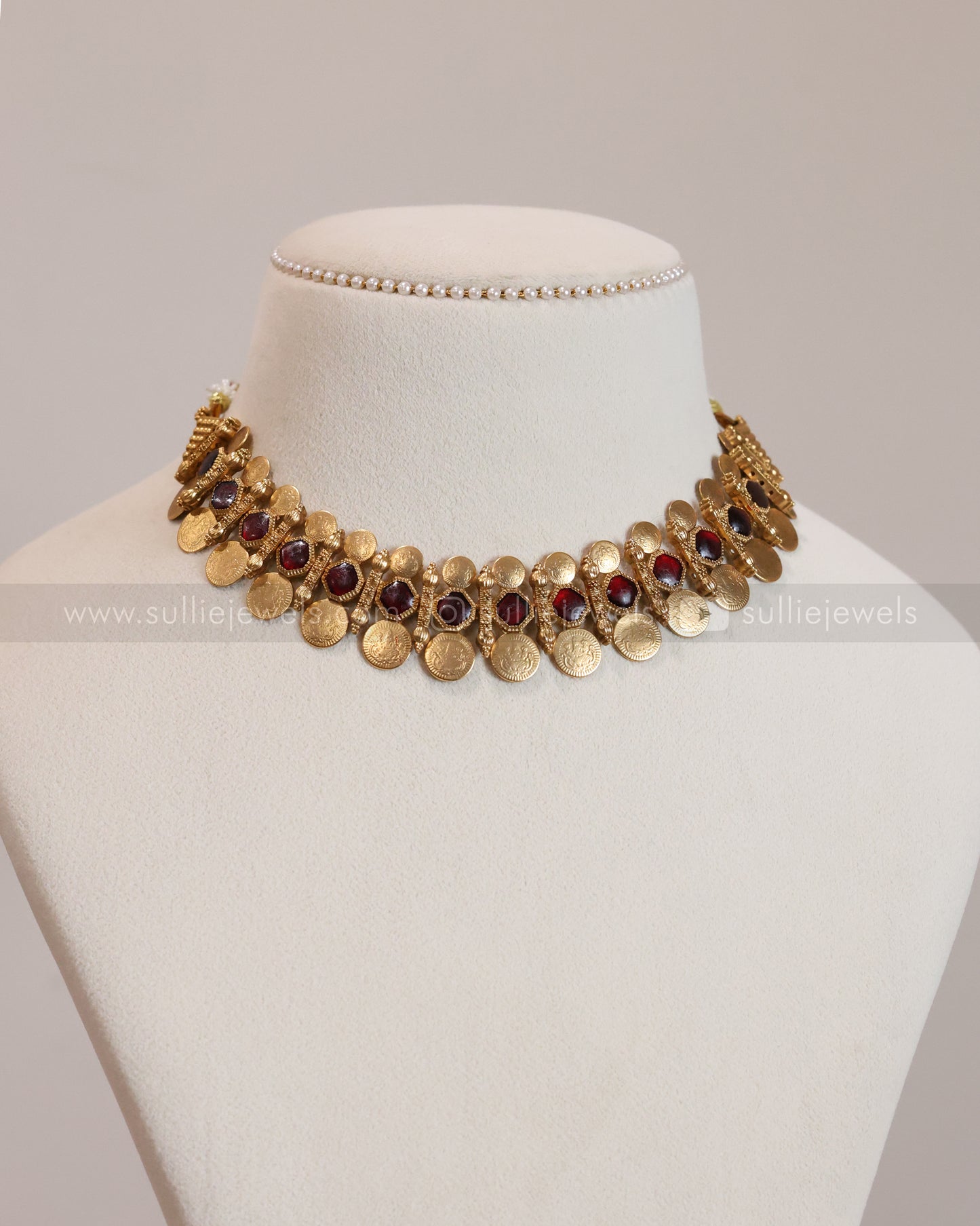 3841 - Sullie Basic - Red Stone Coin Necklace with Stud