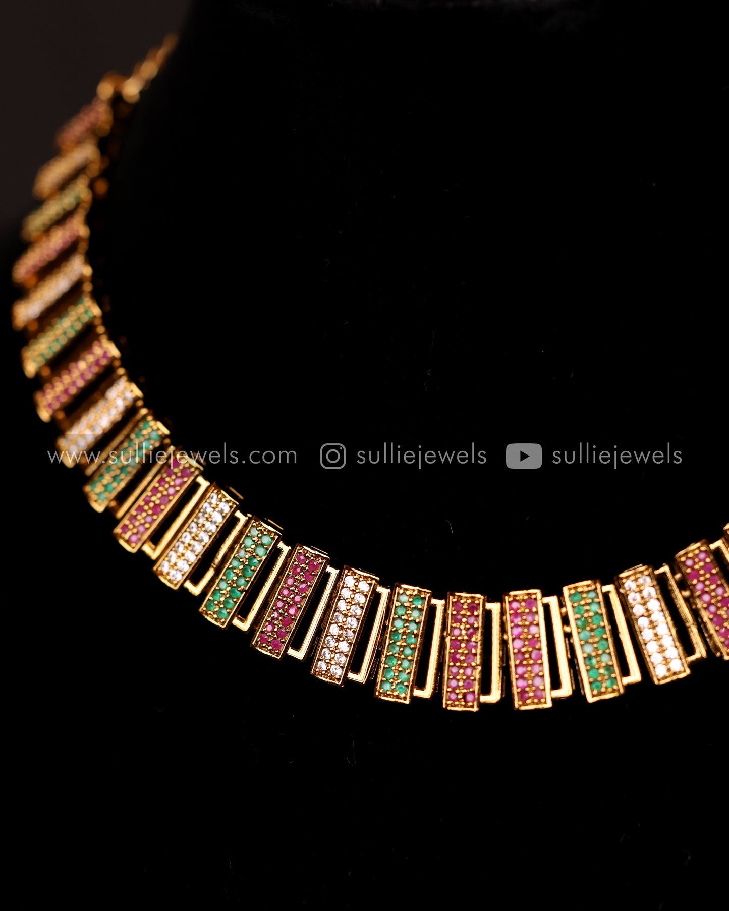 Diamond Interlock Necklace Set