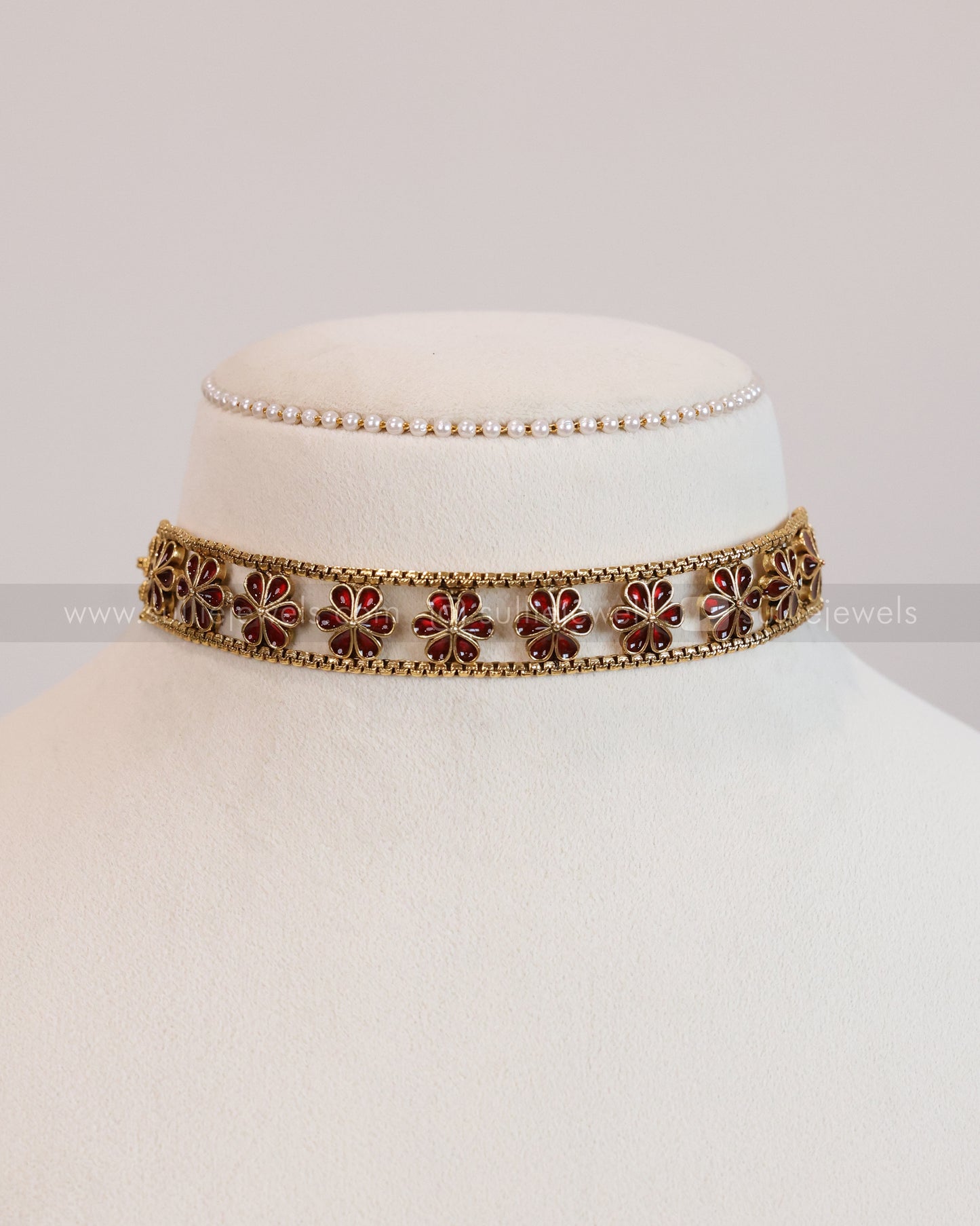 2122 - Sullie Basic Ruby Flower Choker with Stud