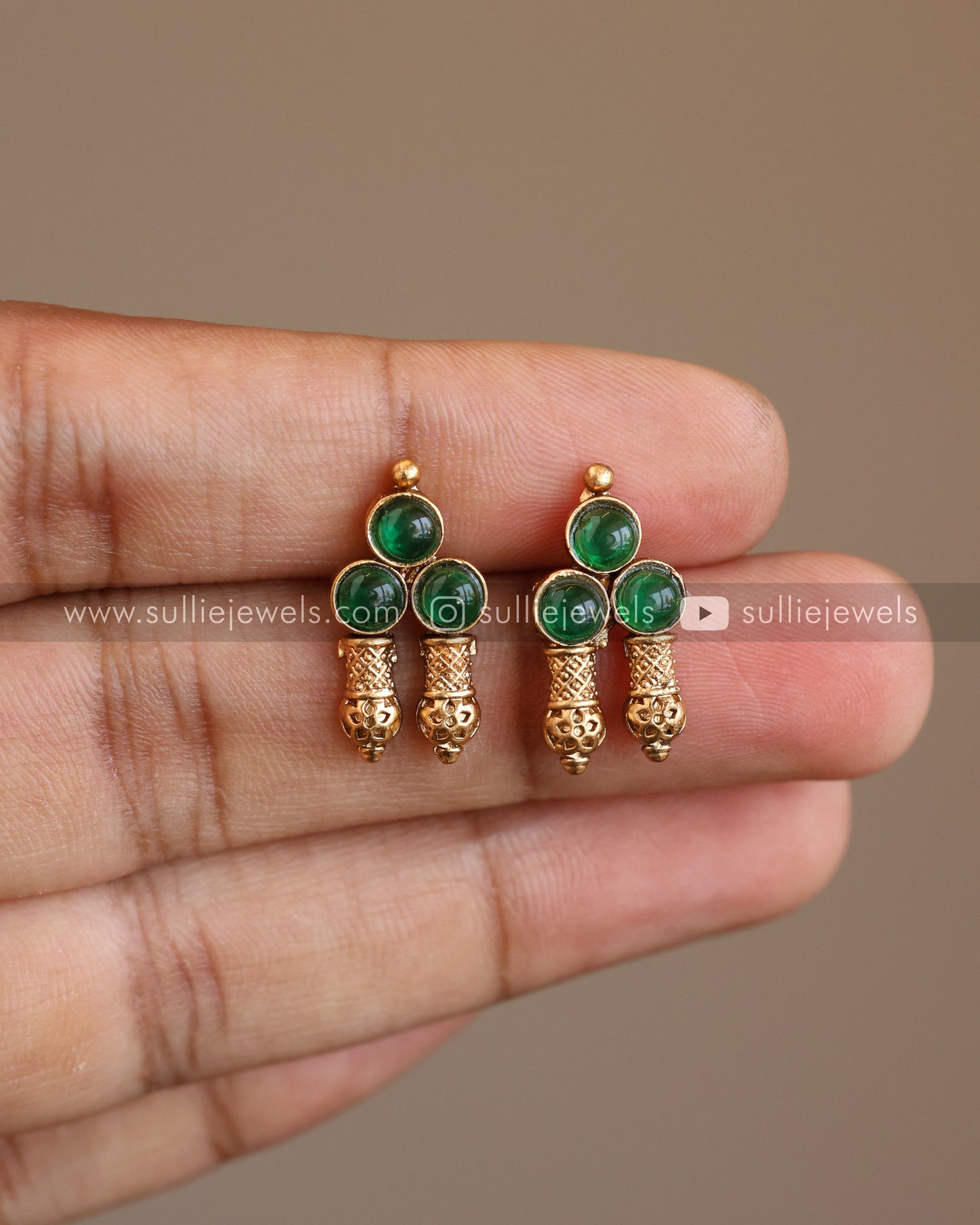 Green Stone Gold Necklace with Stud