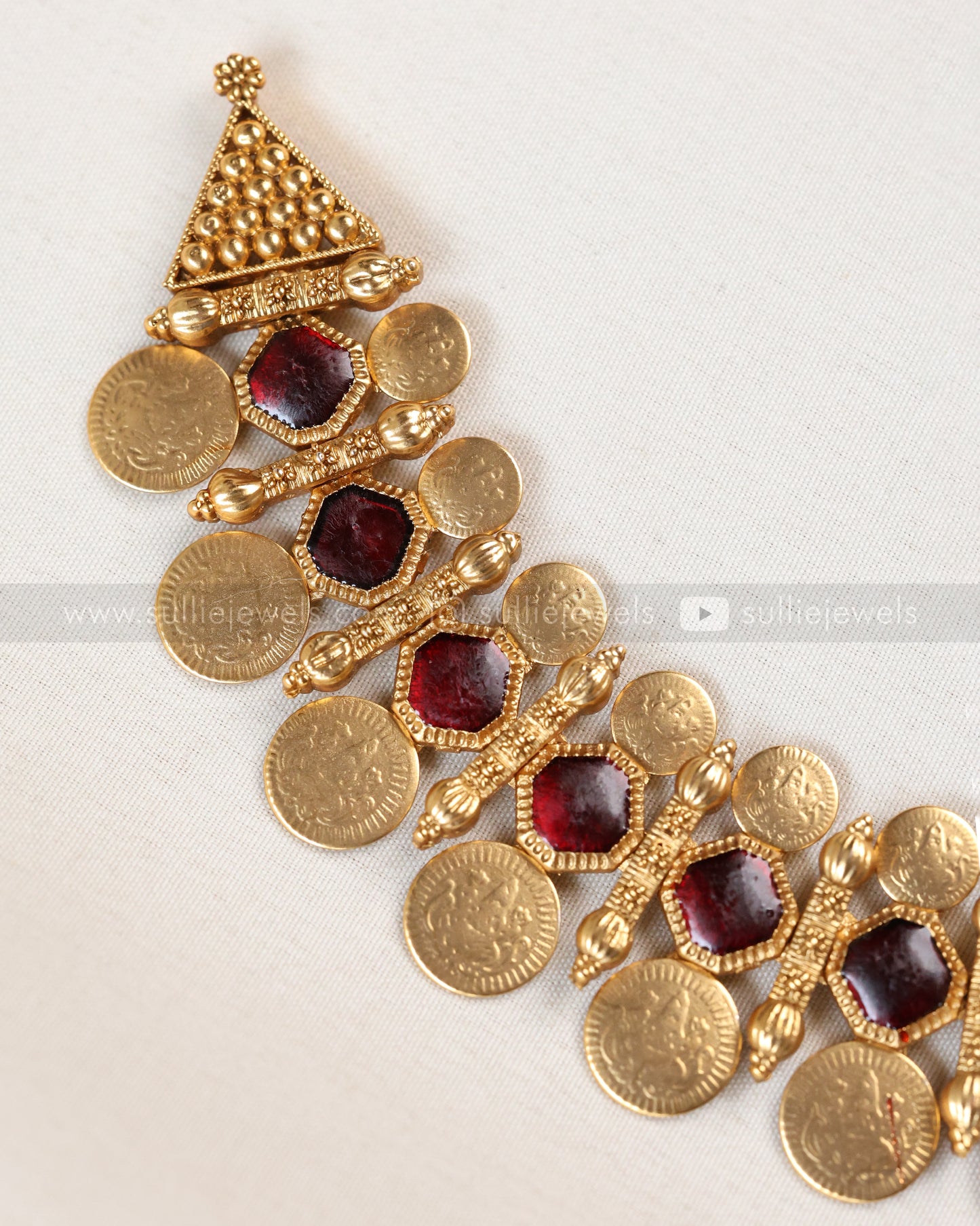3841 - Sullie Basic - Red Stone Coin Necklace with Stud