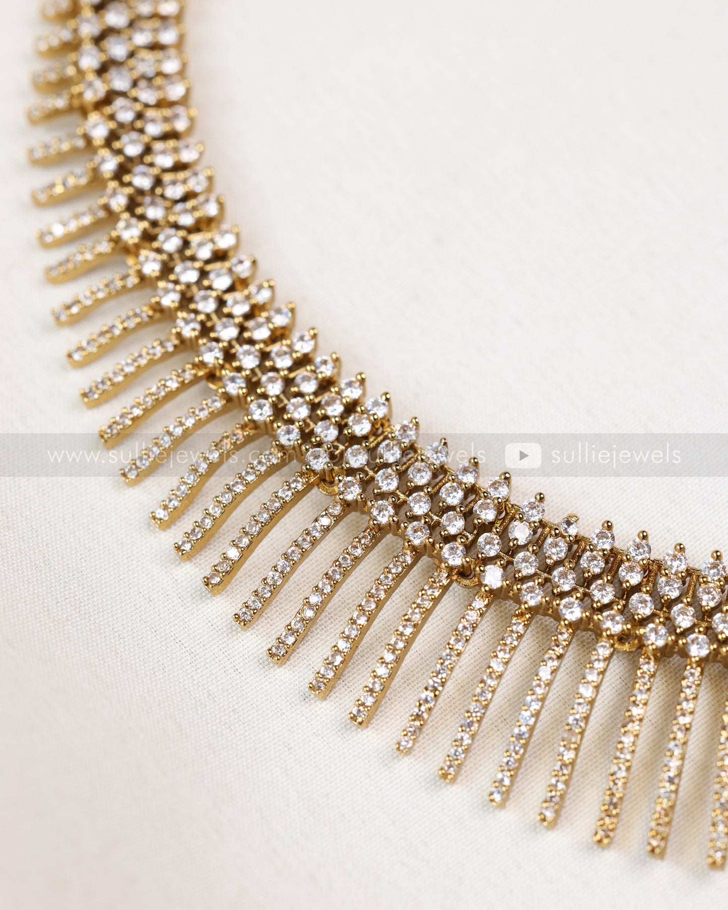 3844 - White Premium AD Spike Necklace with Earring