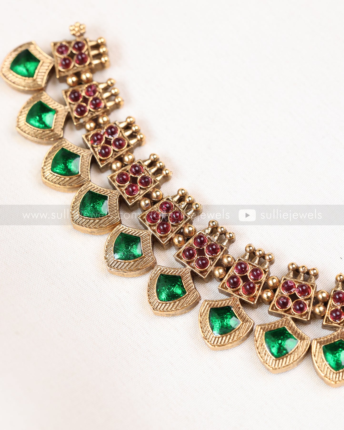 3827 - Red & Green Palakka Necklace with Stud