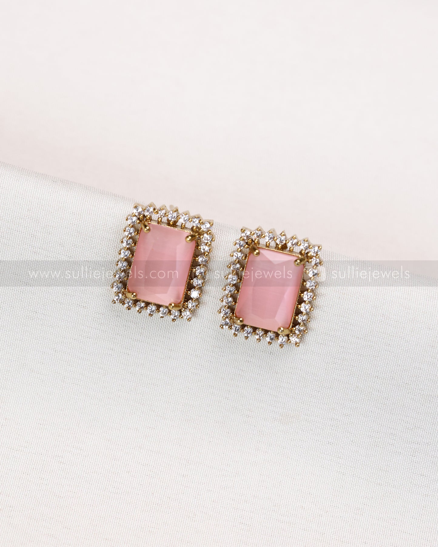 3835 - AD Pastel Pink Centre Stone Necklace with Stud