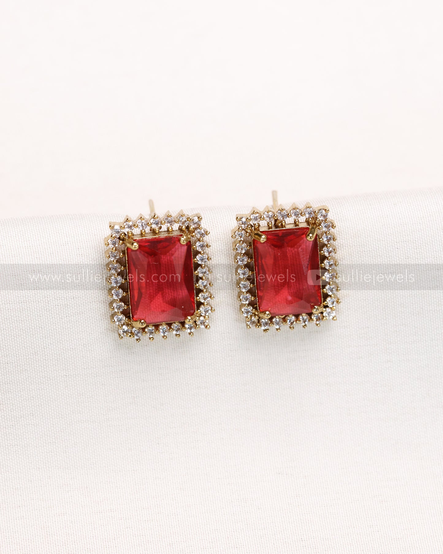 3836 - AD Red Centre Stone Necklace with Stud