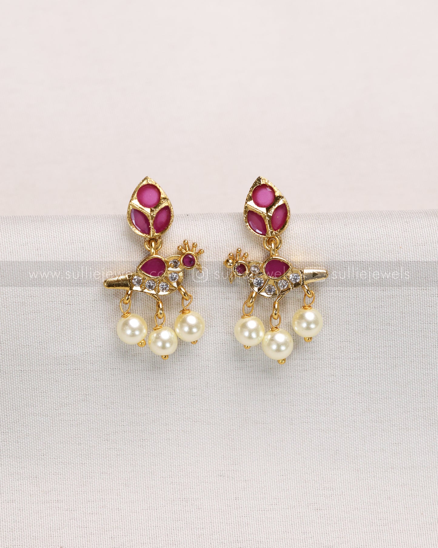 3828 - Ruby Lotus & Parrot AD Hasli Necklace