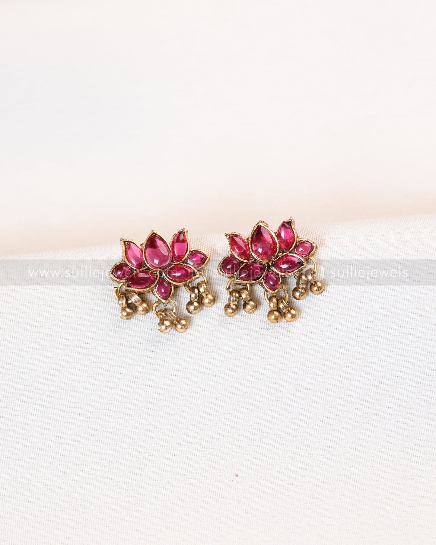 Sullie Basic - Minimal Lotus Ruby Necklace with Stud