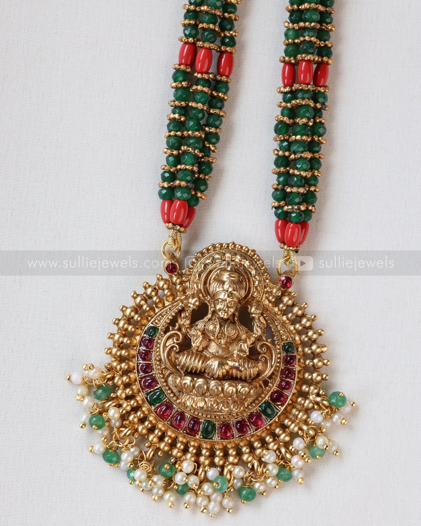 Sullie Basic - Lakshmi Pendant with Green & Coral Beads