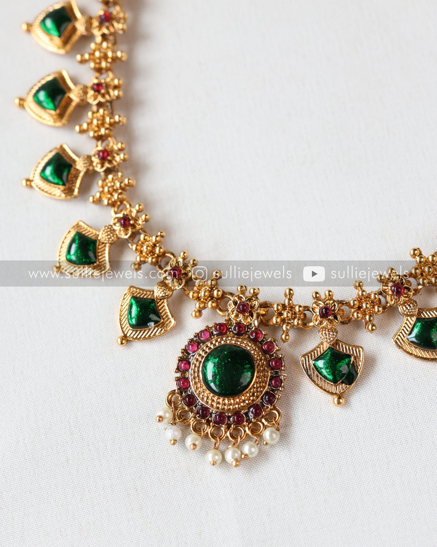 Sullie Basic - Kerala Palakka Necklace with Studs