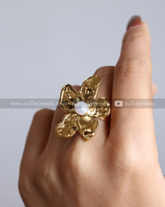 R12 - Melted Golden Petal Flower with Pearl Adjustable Ring
