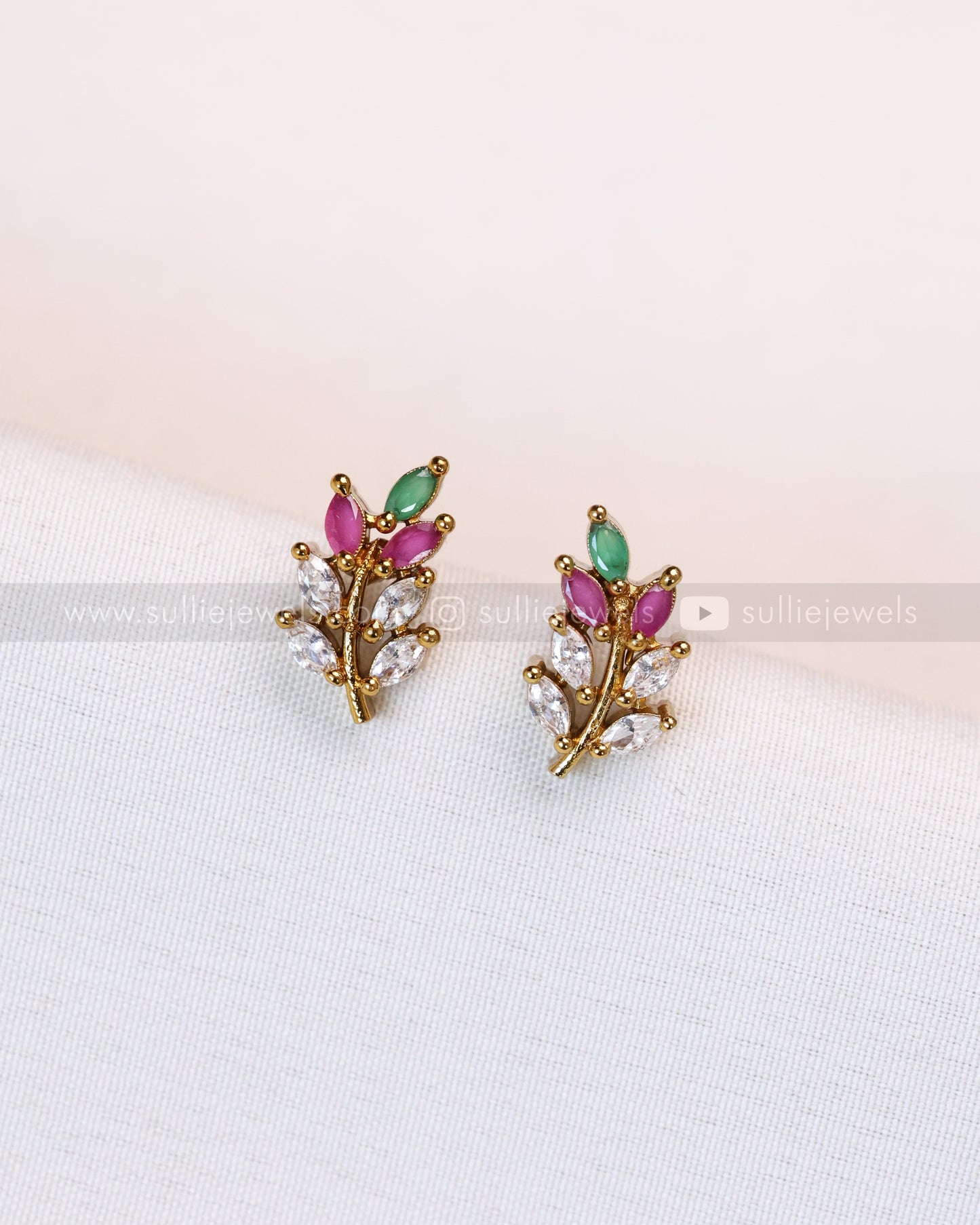 3651 - Sullie Basic Multicolour Leaf Design Invisible Gold String Chain with Stud