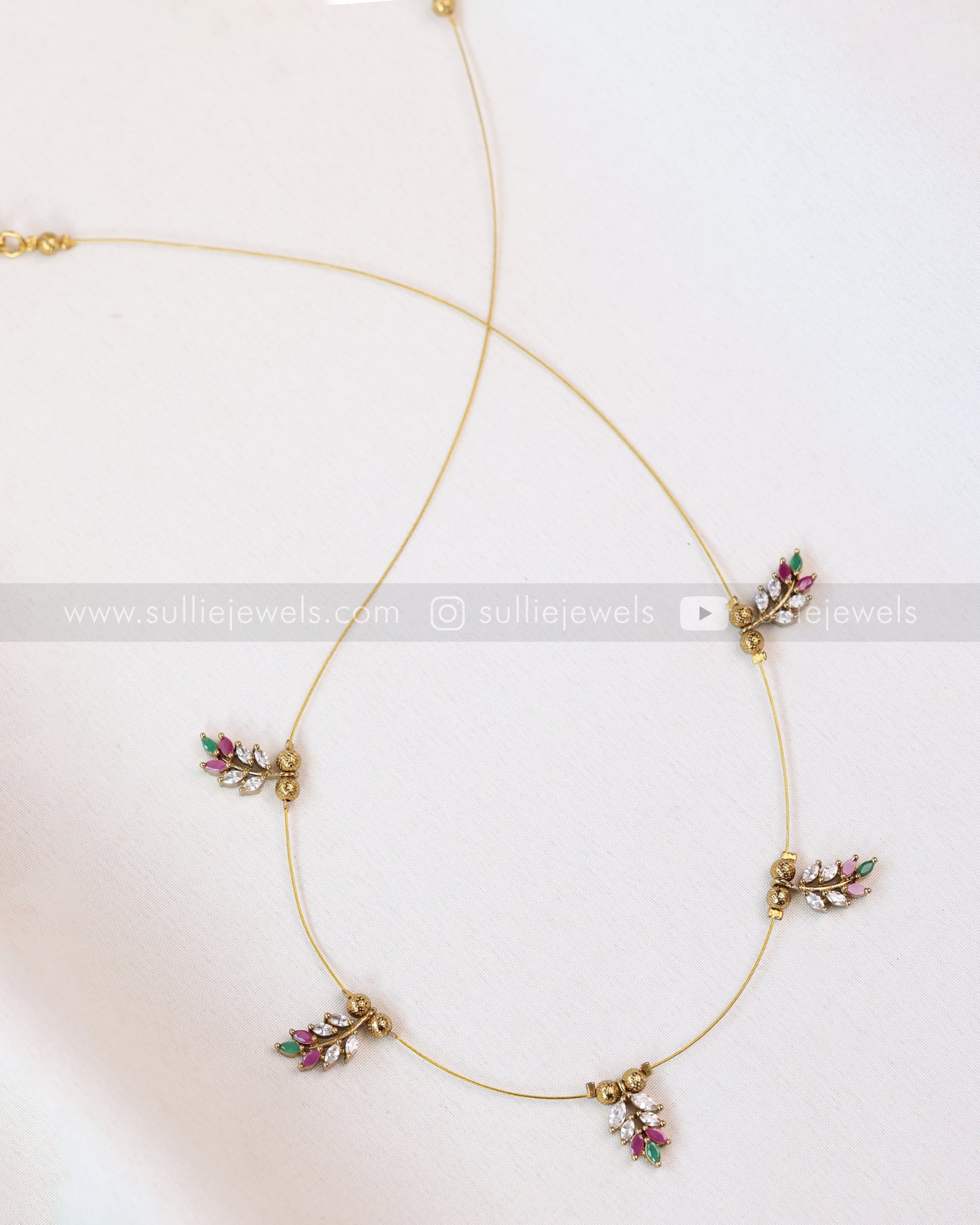 3651 - Sullie Basic Multicolour Leaf Design Invisible Gold String Chain with Stud