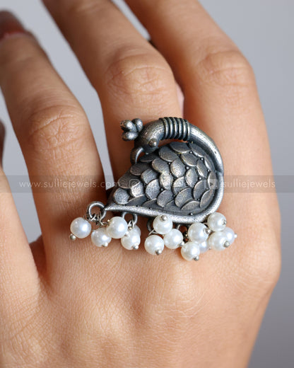 R07 - Oxidised Peacock Pearl Adjustable Ring